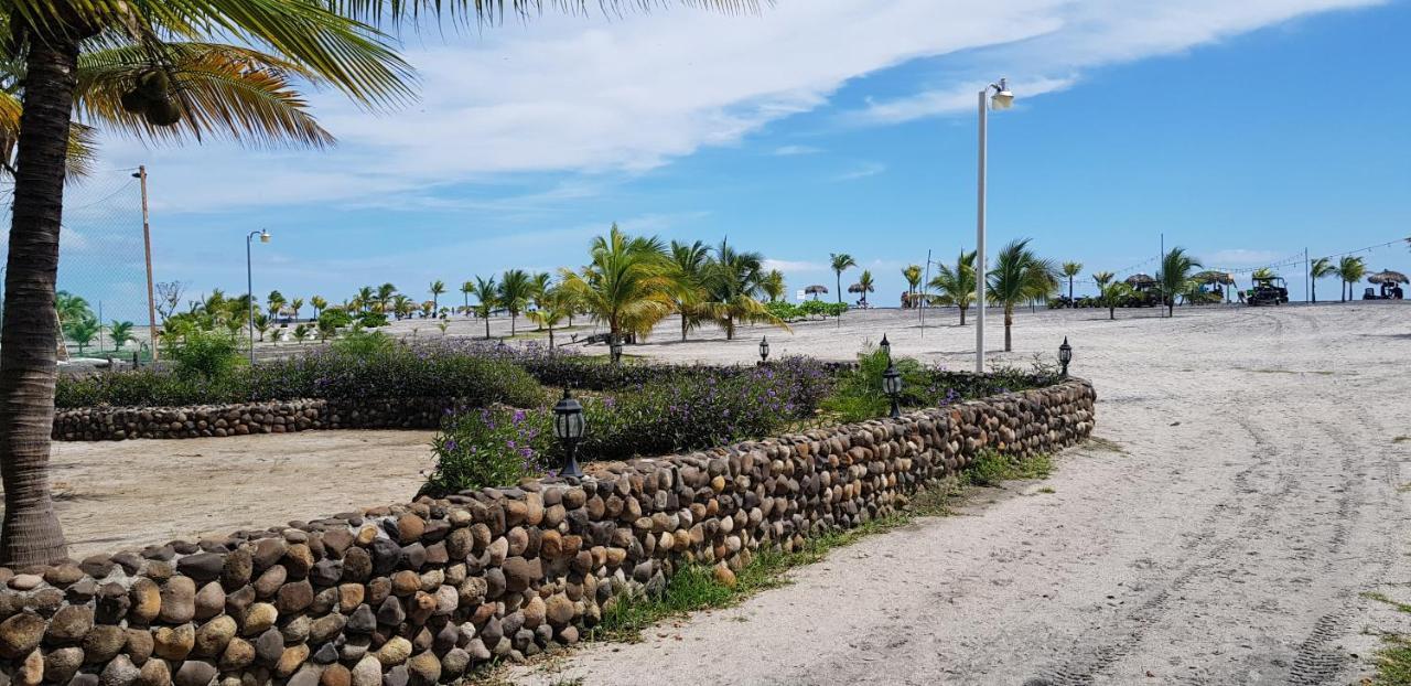 Playa Blanca Towncenter Suite - No Incluye Comidas Exterior photo